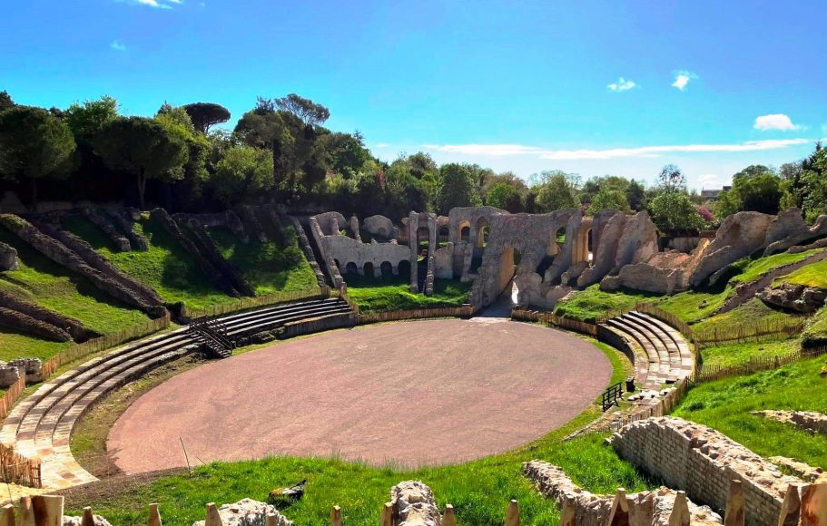 Amphithéâtre de Saintes Amphithéâtre romain restauré